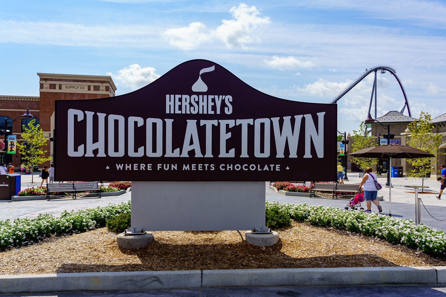 Hershey, PA, USA - September 4, 2020: The Hershey’s Chosoactetown sign located at the entrance of Hersheypark.
